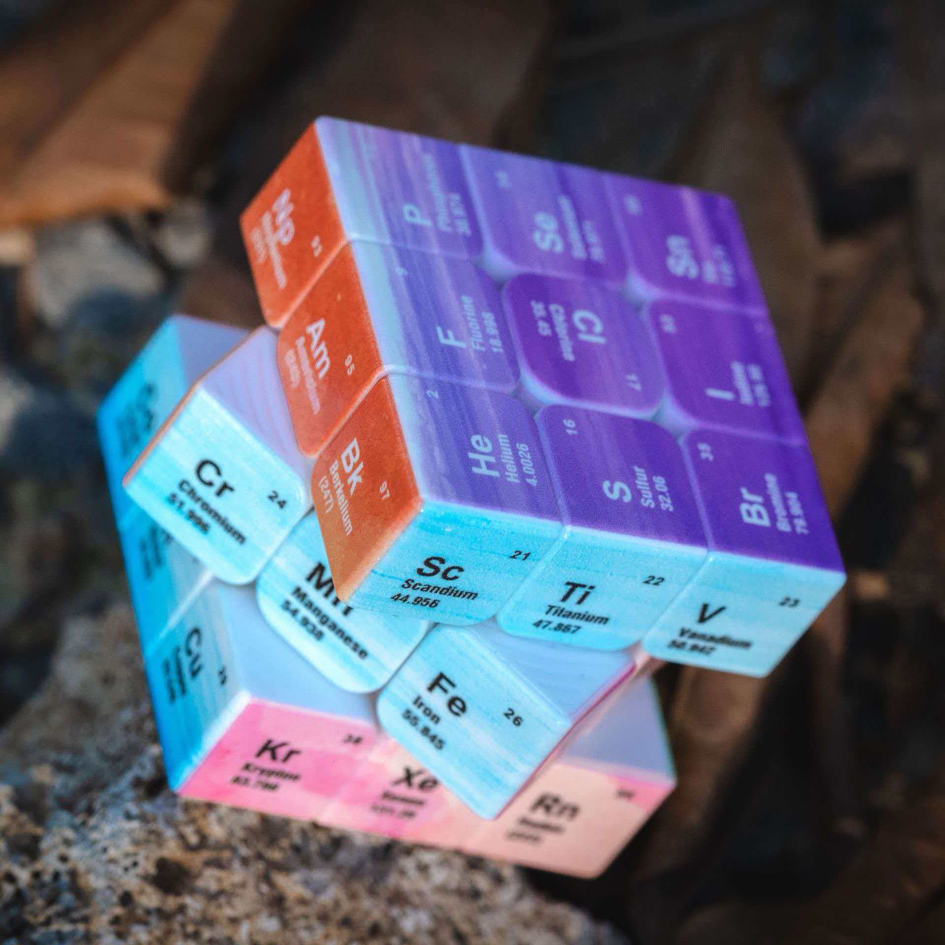 Periodic Table 3x3 Speed Cube  - Desk Setup Girl 评论和价格